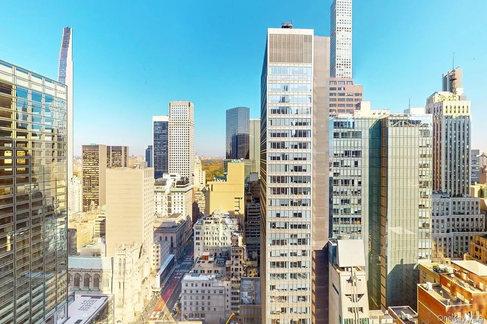 641 5th Avenue #29D New York (Manhattan), NY 10022