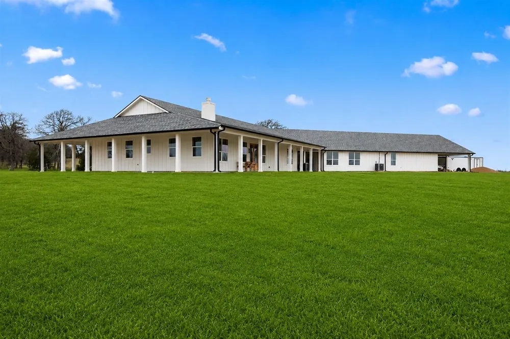 2300 Farm To Market 2095 Cameron, TX 76520
