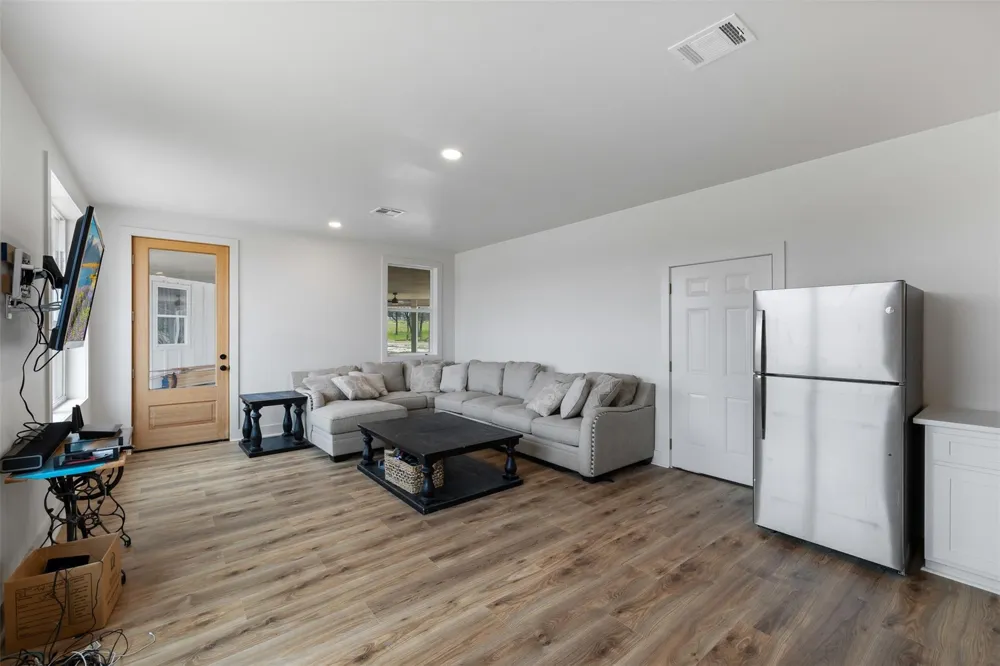 2300 Farm To Market 2095 Cameron, TX 76520
