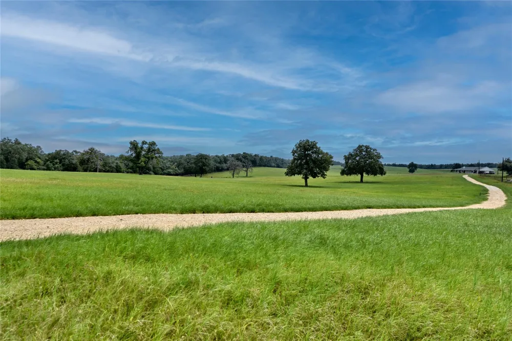 2300 Farm To Market 2095 Cameron, TX 76520