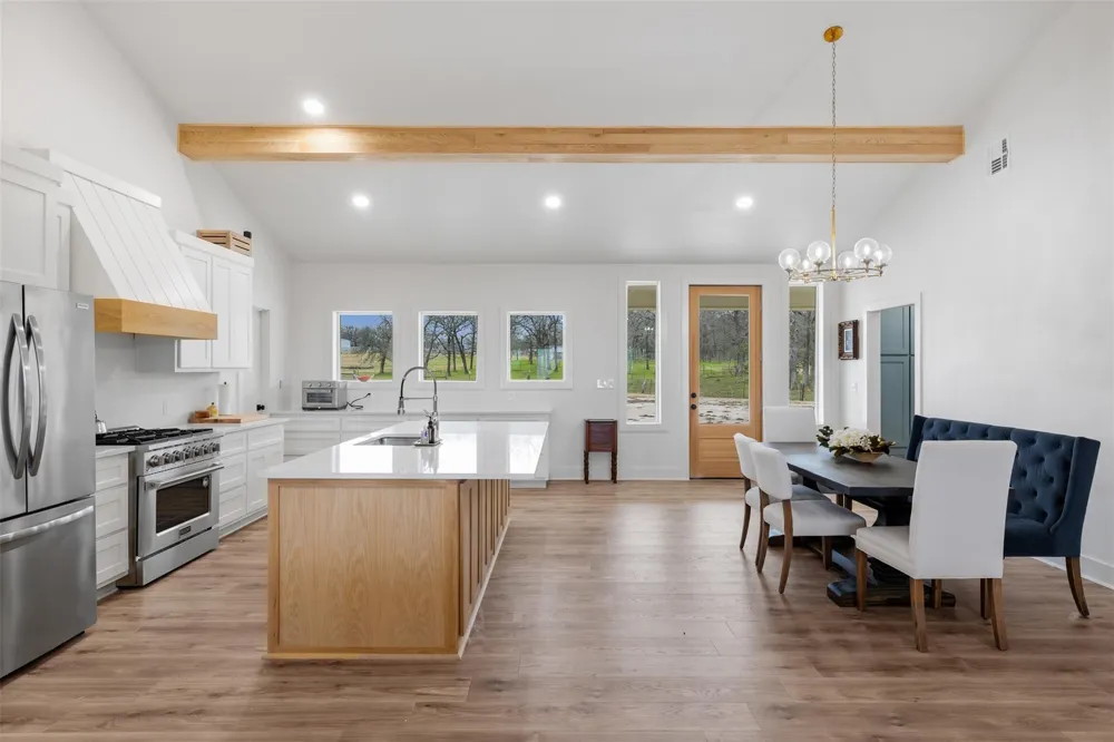 2300 Farm To Market 2095 Cameron, TX 76520