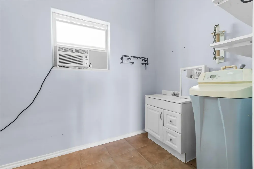 427 2nd Street San Leon, TX 77539