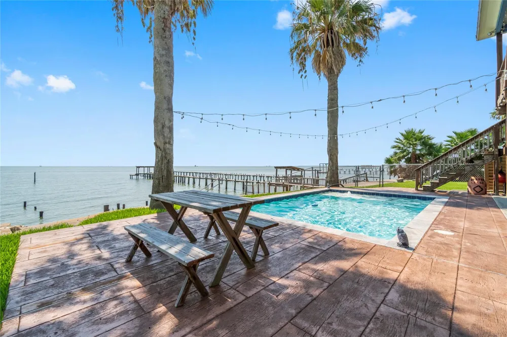 427 2nd Street San Leon, TX 77539