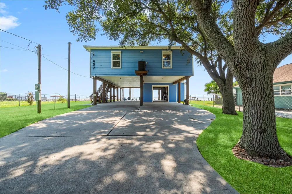 427 2nd Street San Leon, TX 77539