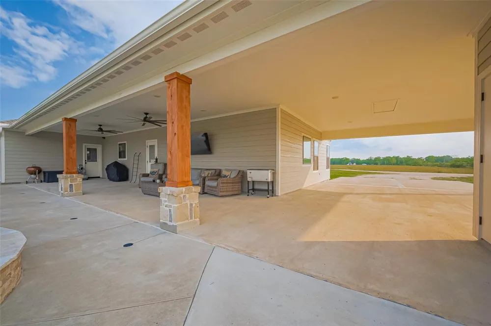 16702 Dipple Road Guy, TX 77444
