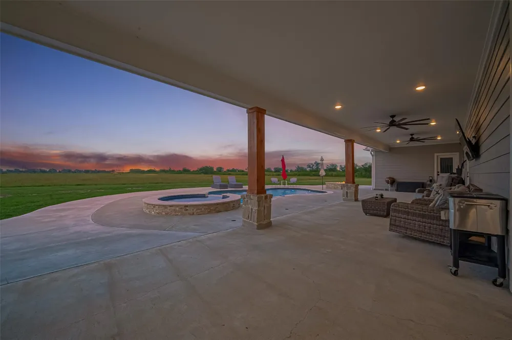 16702 Dipple Road Guy, TX 77444
