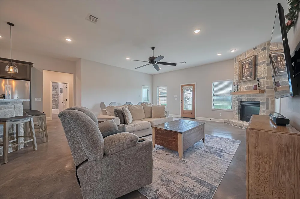 16702 Dipple Road Guy, TX 77444