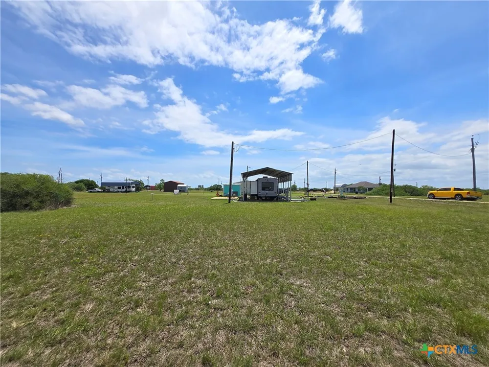 51 Dogfish Palacios, TX 77465