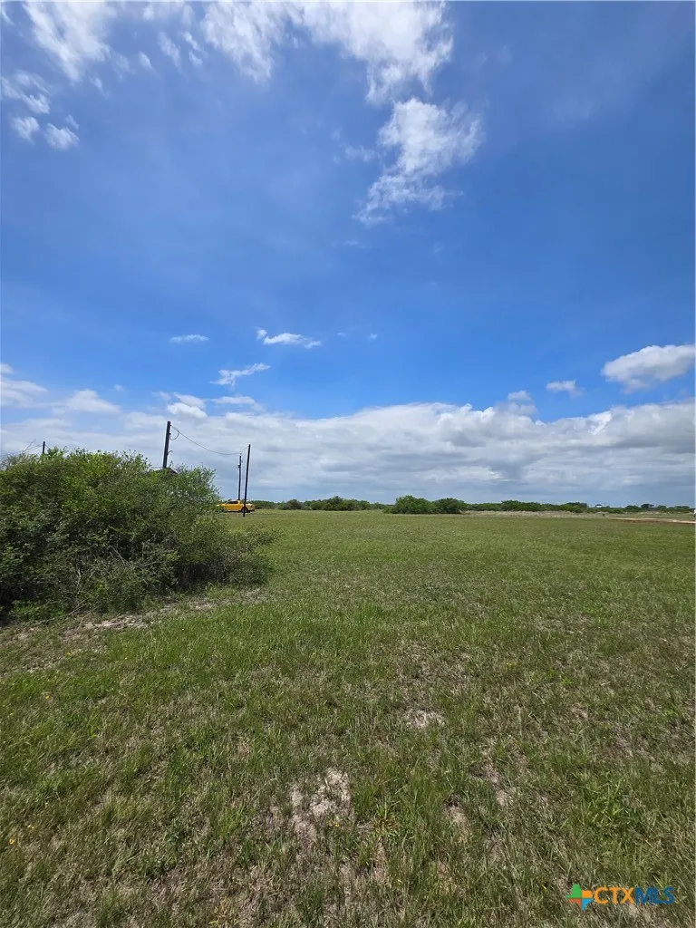 51 Dogfish Palacios, TX 77465