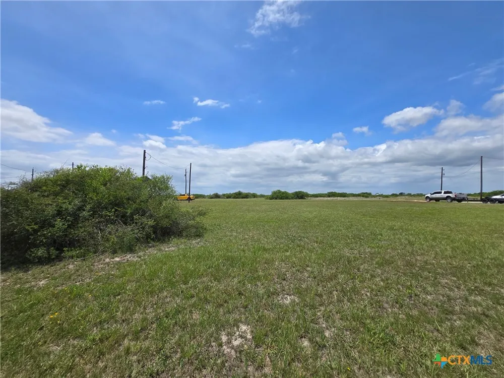 51 Dogfish Palacios, TX 77465