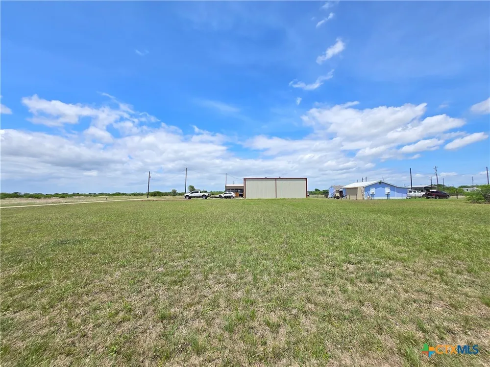 51 Dogfish Palacios, TX 77465