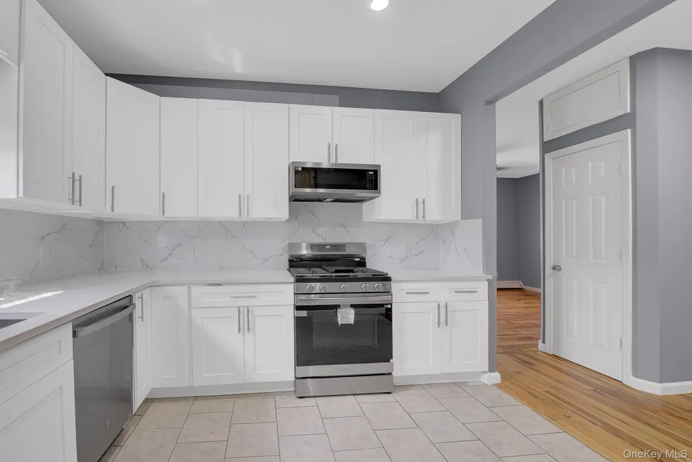 587 Miller Avenue Freeport, NY 11520