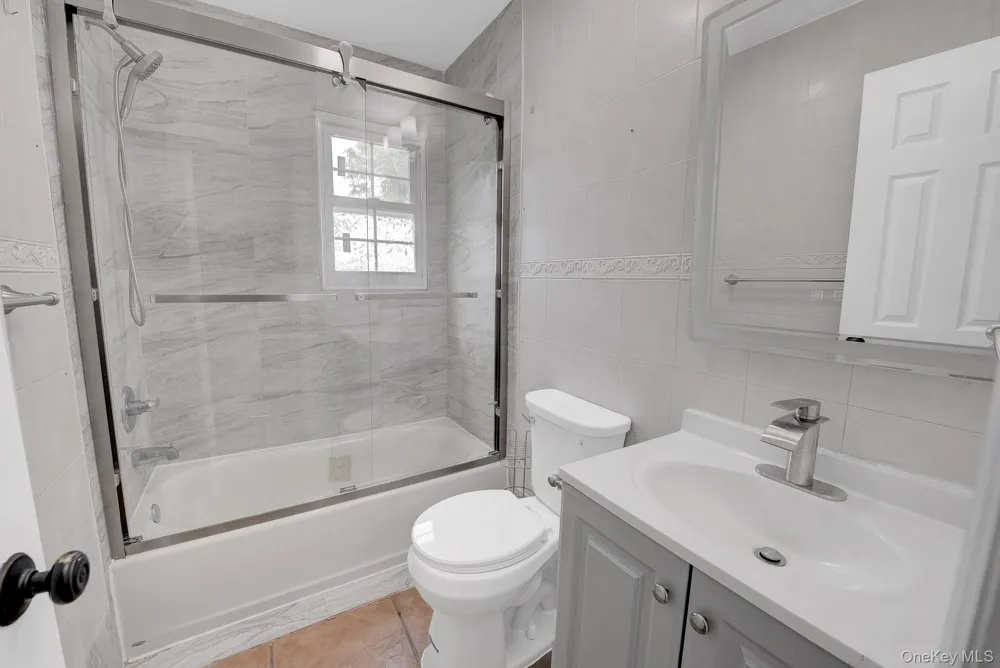 587 Miller Avenue Freeport, NY 11520