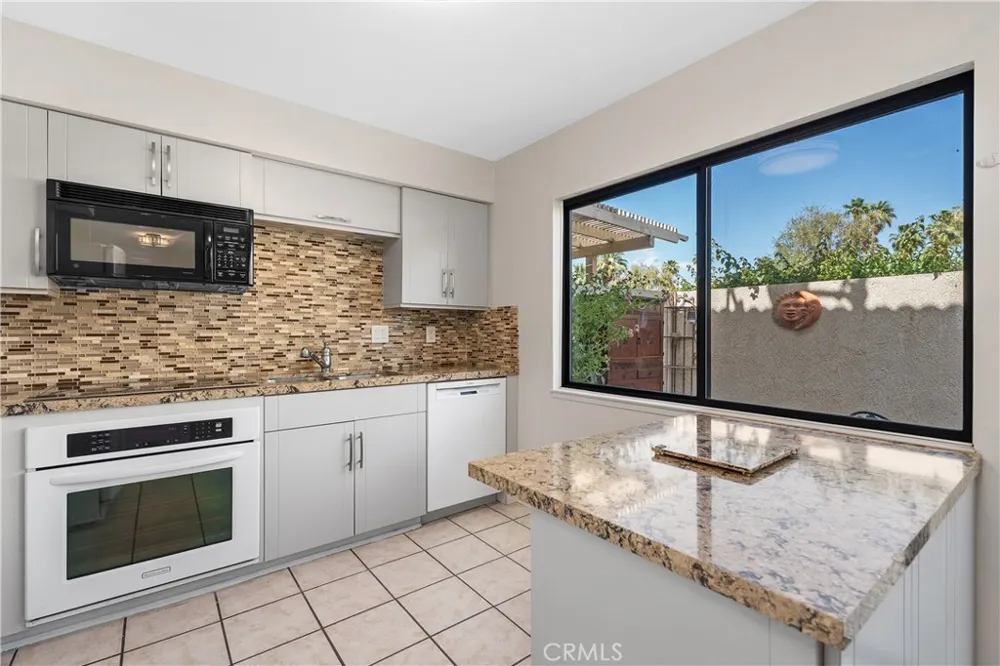 2010 Lawrence Crossley Palm Springs, CA 92264