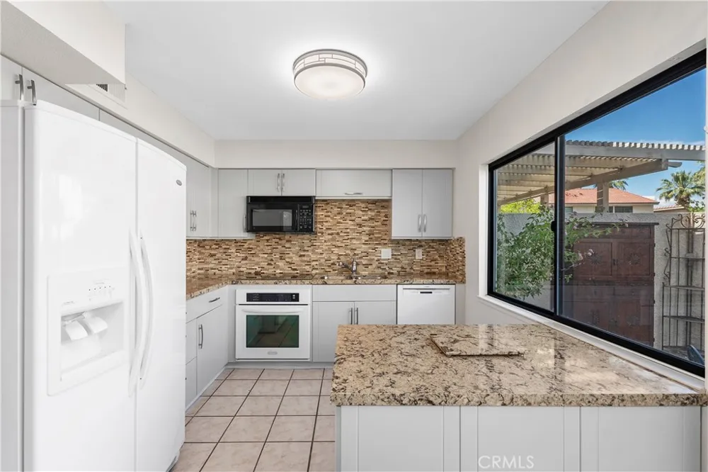 2010 Lawrence Crossley Palm Springs, CA 92264