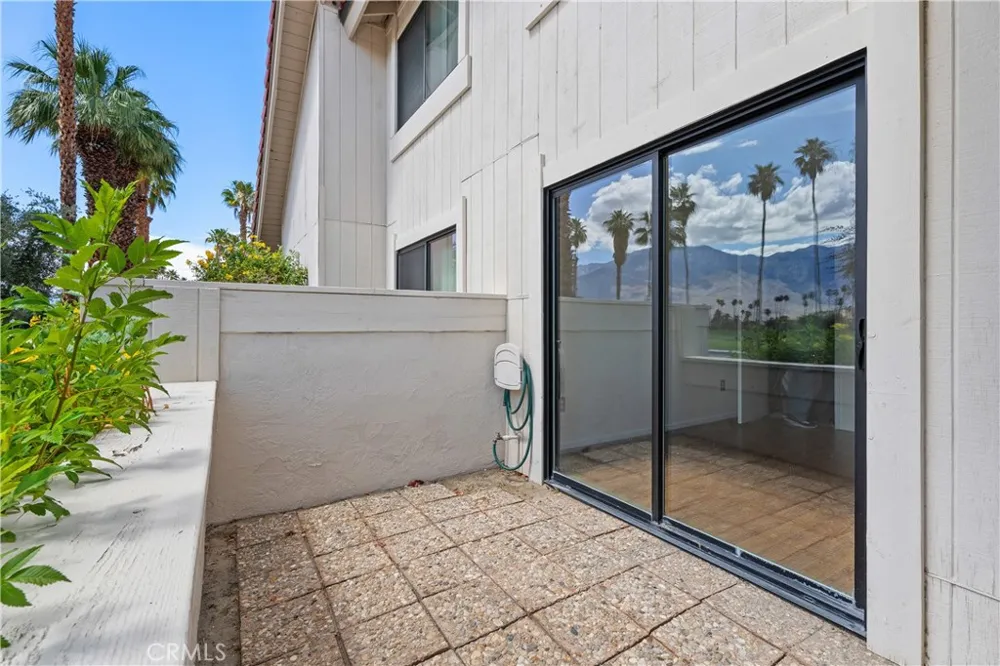 2010 Lawrence Crossley Palm Springs, CA 92264