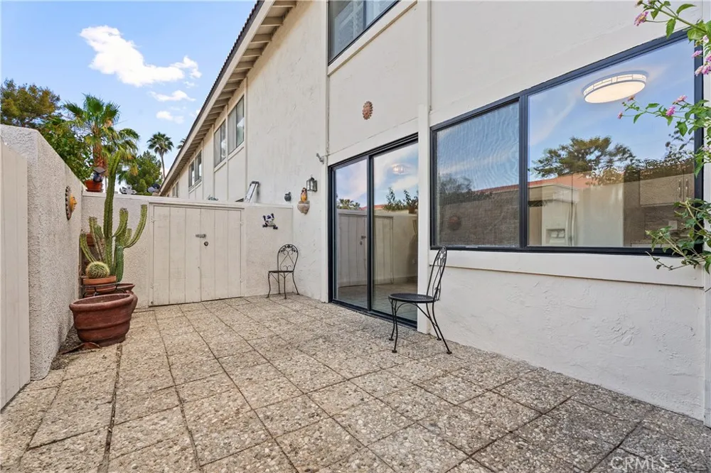 2010 Lawrence Crossley Palm Springs, CA 92264