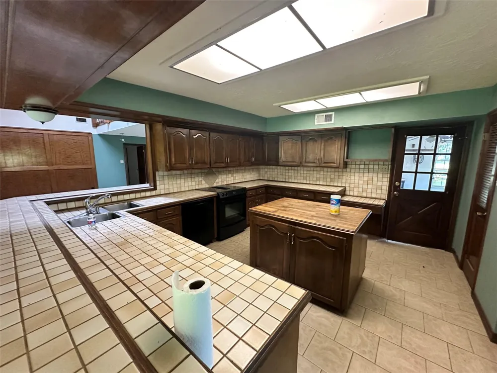 14120 Hwy 105 E Conroe, TX 77306