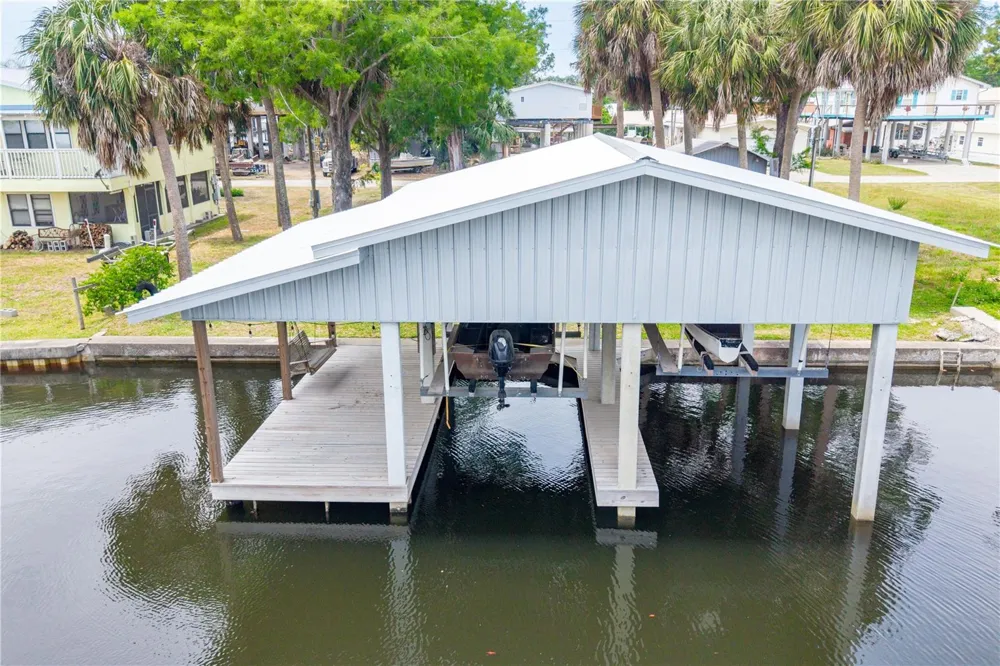 75 NE 236TH STREET Suwannee, FL 32692