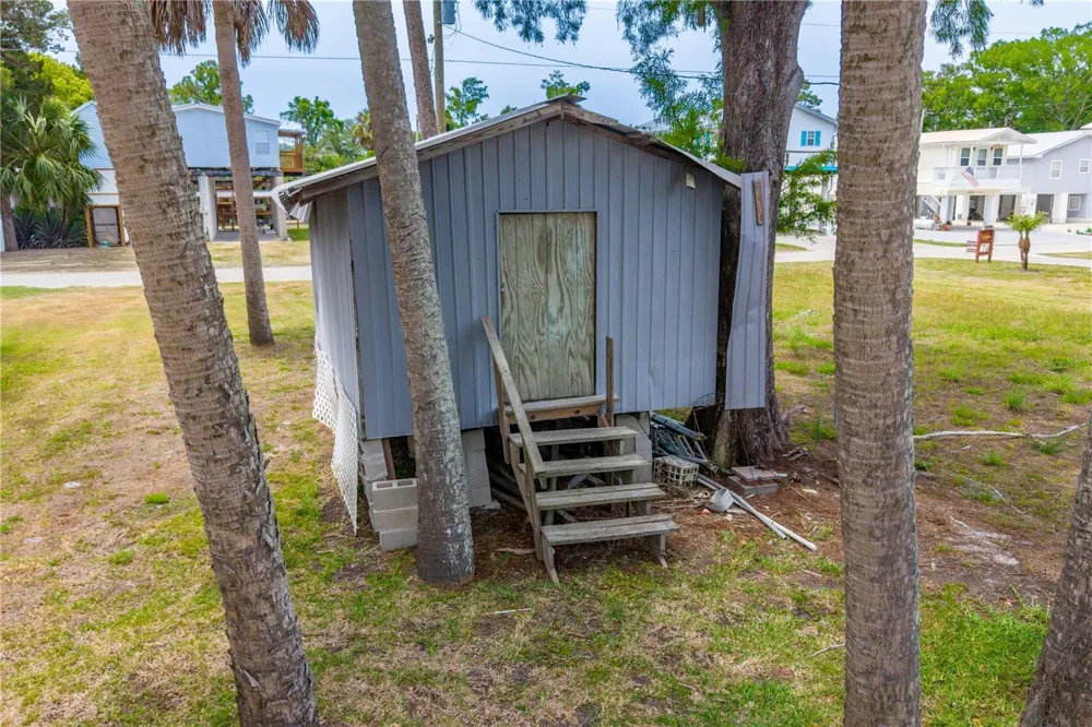 75 NE 236TH STREET Suwannee, FL 32692