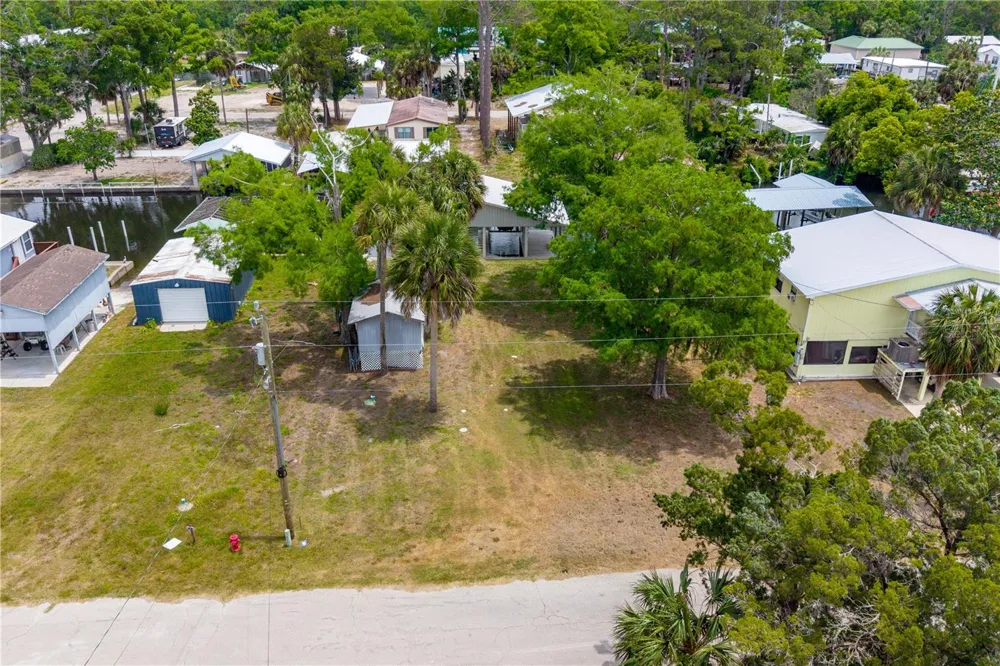 75 NE 236TH STREET Suwannee, FL 32692