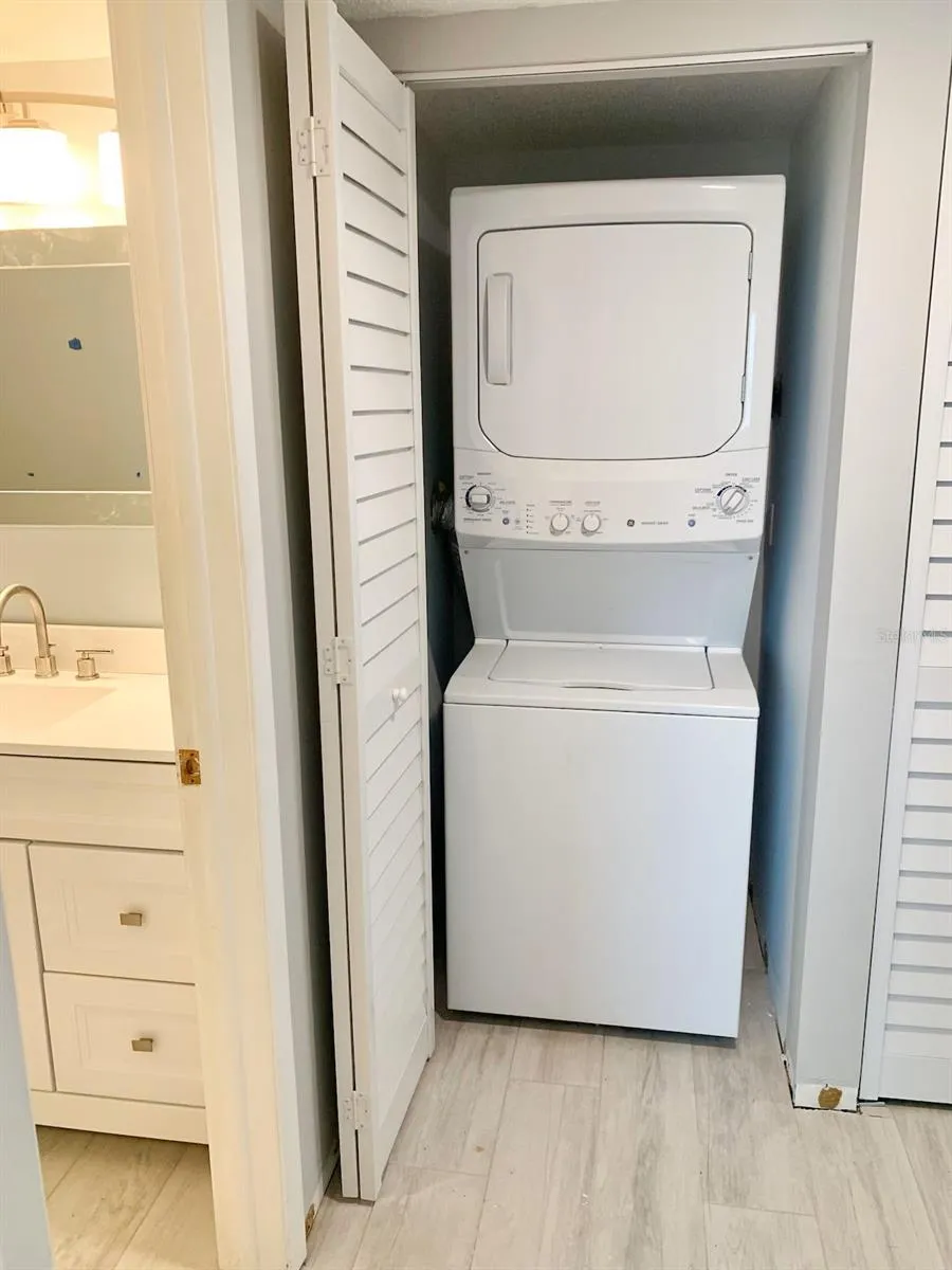 9825 HARRELL AVENUE #404 Treasure Island, FL 33706