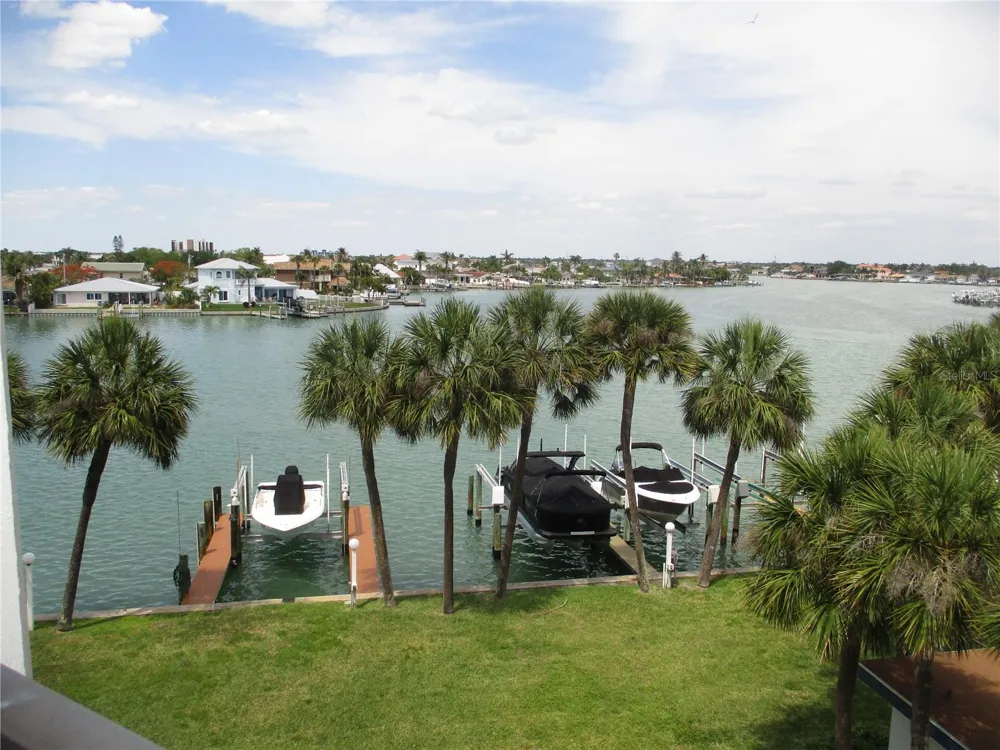 9825 HARRELL AVENUE #404 Treasure Island, FL 33706