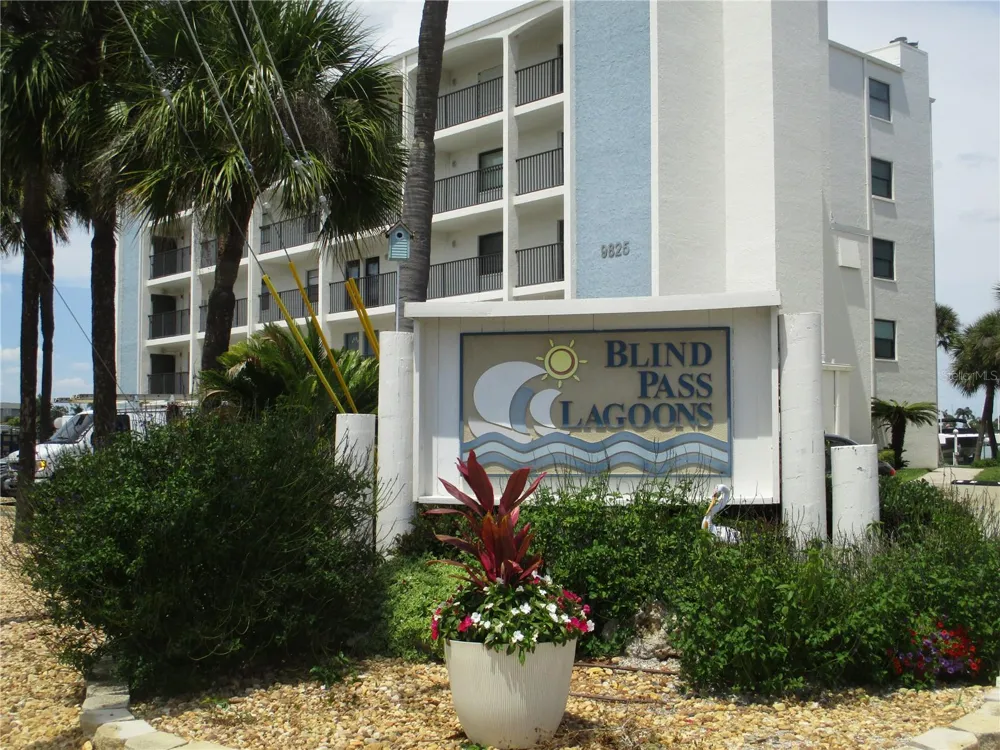 9825 HARRELL AVENUE #404 Treasure Island, FL 33706