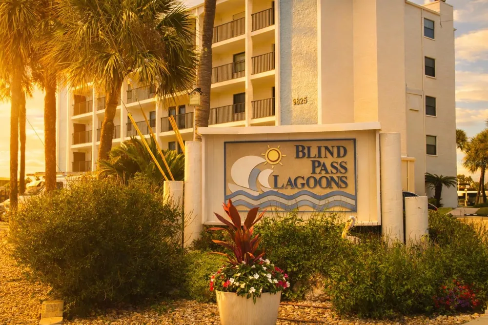 9825 HARRELL AVENUE #404 Treasure Island, FL 33706