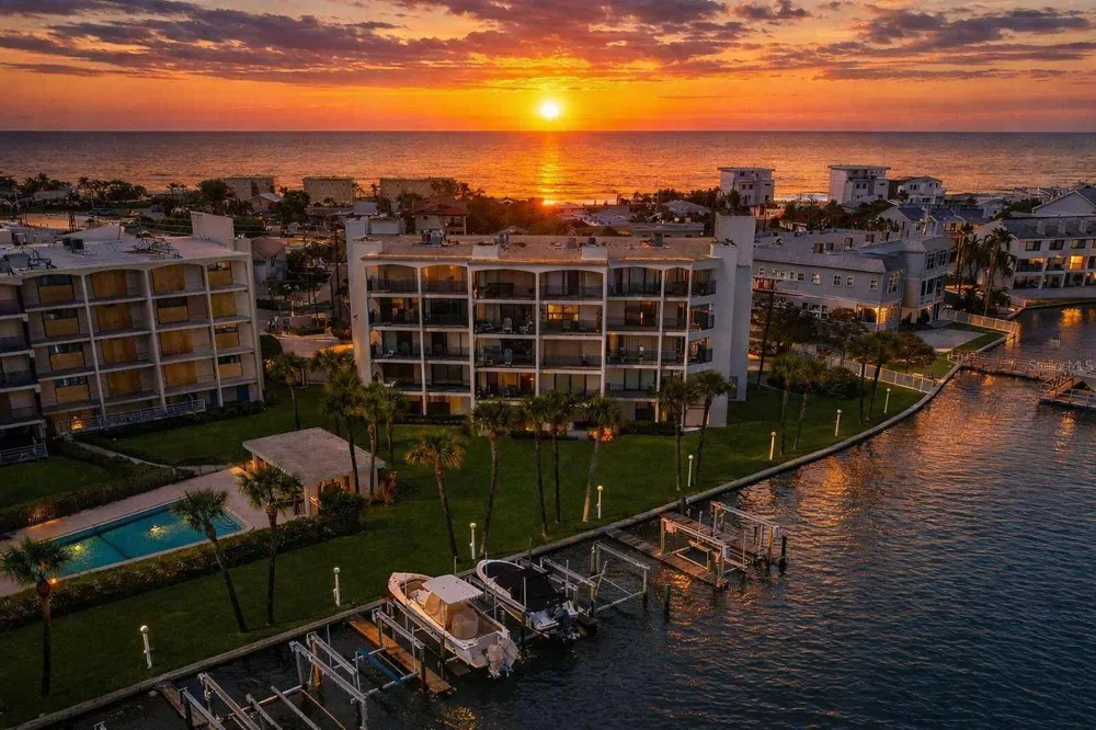 9825 HARRELL AVENUE #404 Treasure Island, FL 33706