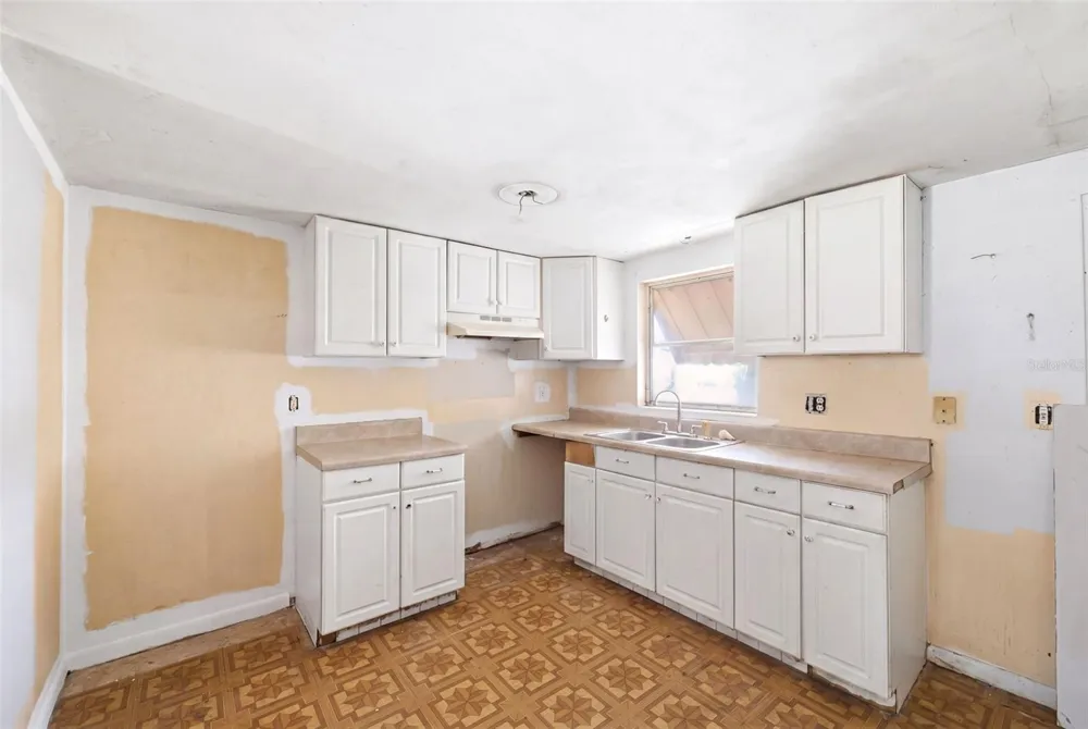 10 S JACKSON STREET Beverly Hills, FL 34465
