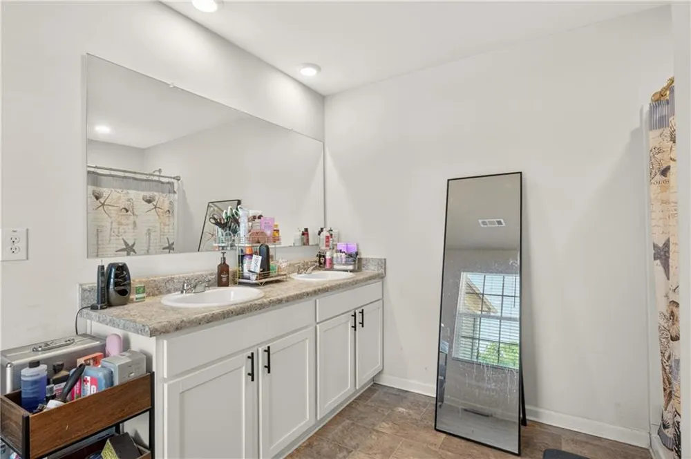 401 Hughes Lane Pendergrass, GA 30567