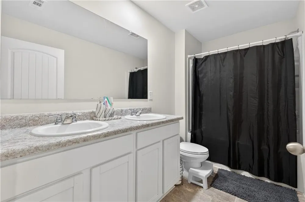 401 Hughes Lane Pendergrass, GA 30567