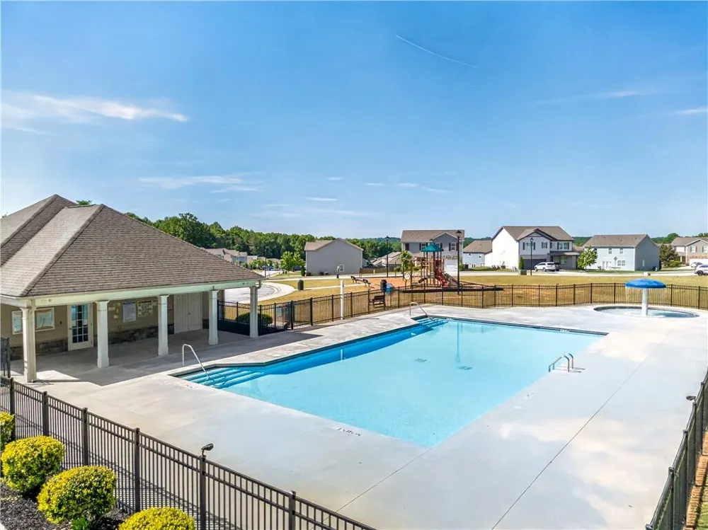 401 Hughes Lane Pendergrass, GA 30567