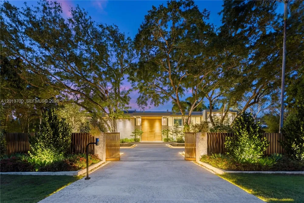 6701 SW 101st St Pinecrest, FL 33156