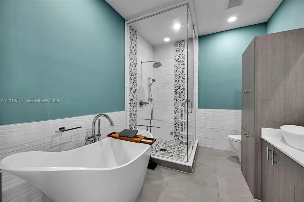 Address Not Shown Sunny Isles Beach, FL 33160