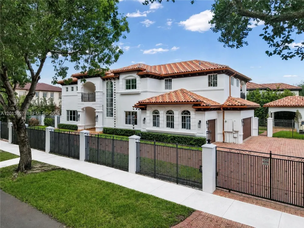 16763 NW 77th Path Miami Lakes, FL 33016