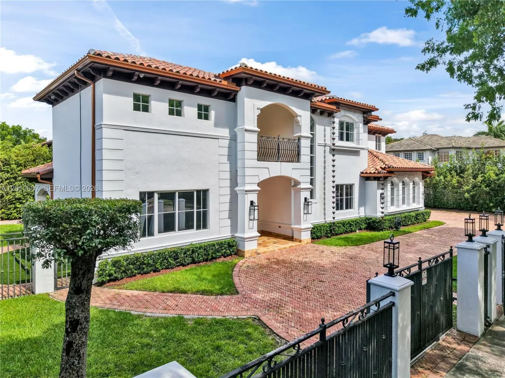 16763 NW 77th Path Miami Lakes, FL 33016