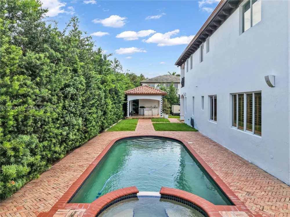 16763 NW 77th Path Miami Lakes, FL 33016
