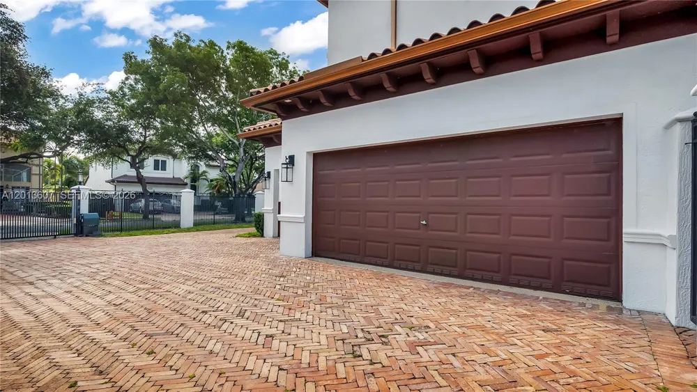 16763 NW 77th Path Miami Lakes, FL 33016