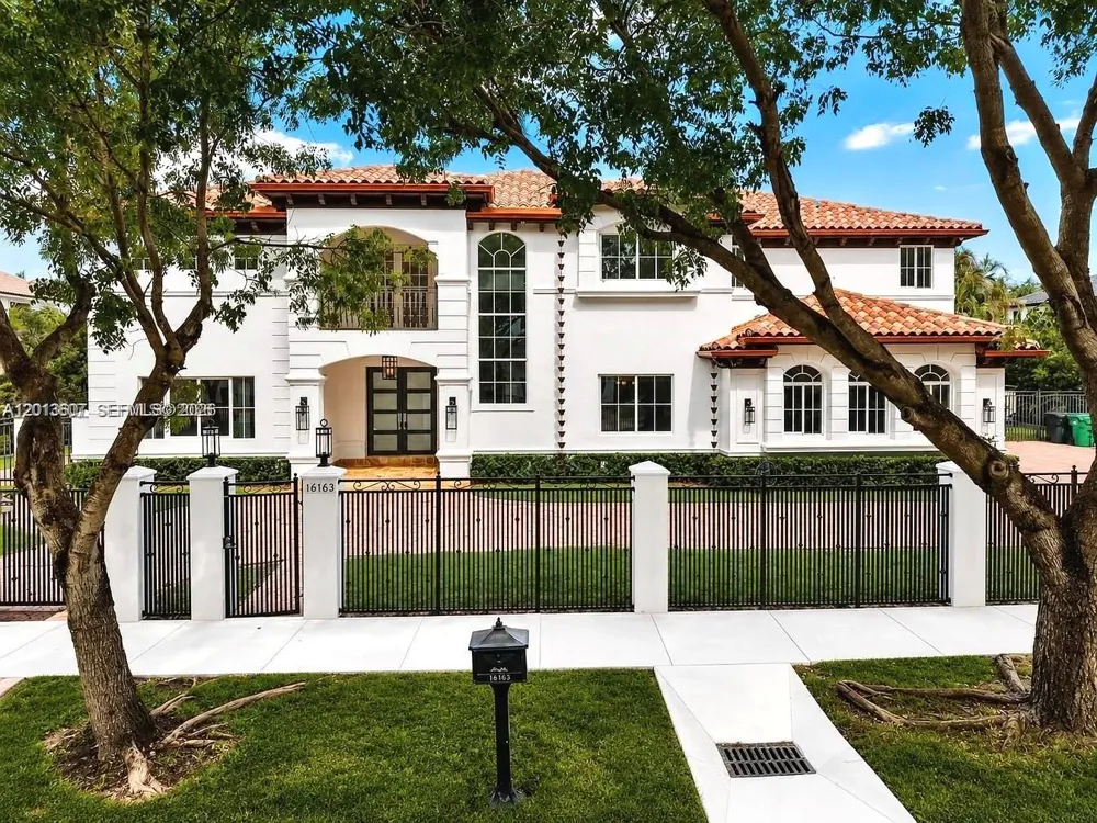 16763 NW 77th Path Miami Lakes, FL 33016