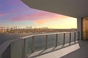 17301 Biscayne Blvd #2310 North Miami Beach, FL 33160