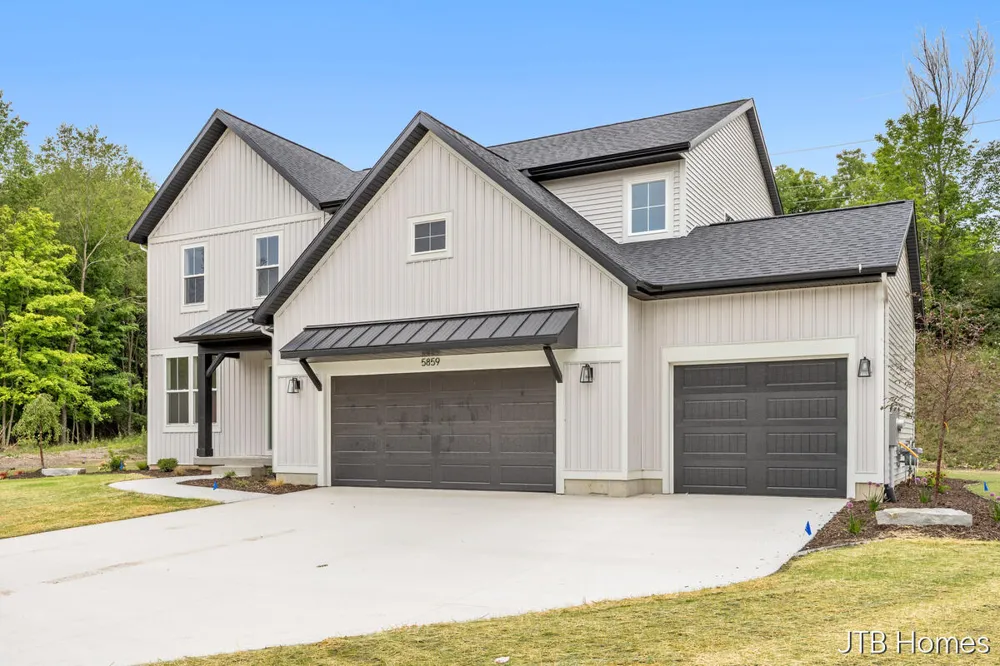 5859 Valley Point Drive SE Caledonia, MI 49316