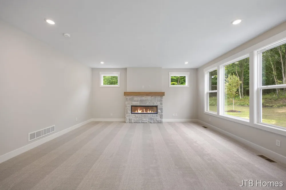 5859 Valley Point Drive SE Caledonia, MI 49316