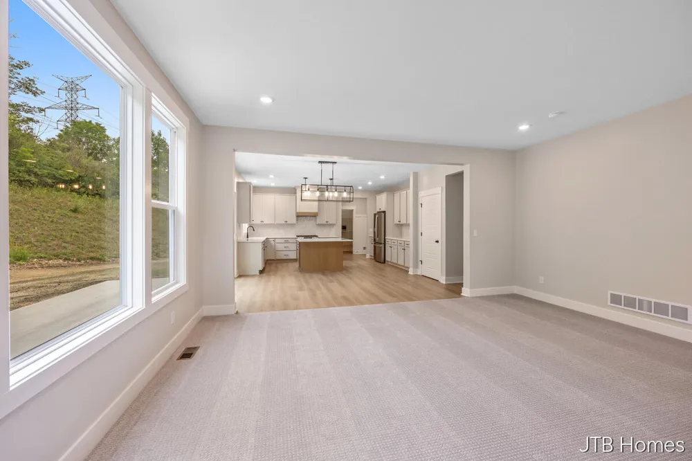 5859 Valley Point Drive SE Caledonia, MI 49316