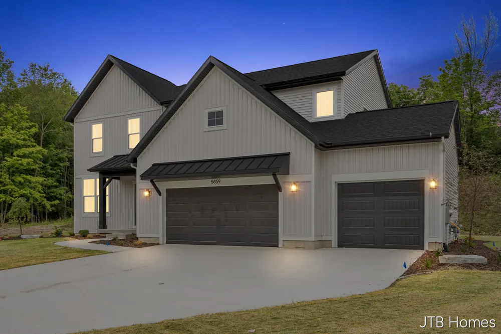 5859 Valley Point Drive SE Caledonia, MI 49316