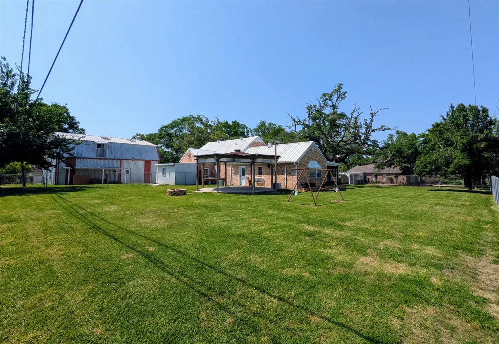 2654 Cos Street Liberty, TX 77575