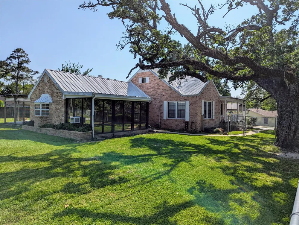 2654 Cos Street Liberty, TX 77575