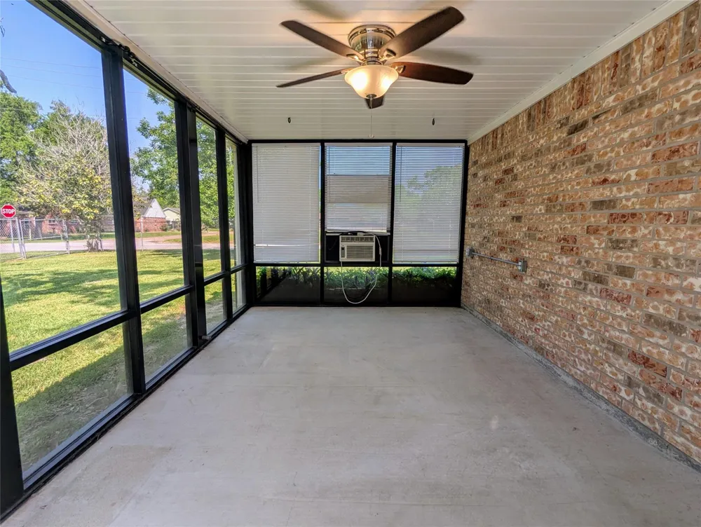 2654 Cos Street Liberty, TX 77575