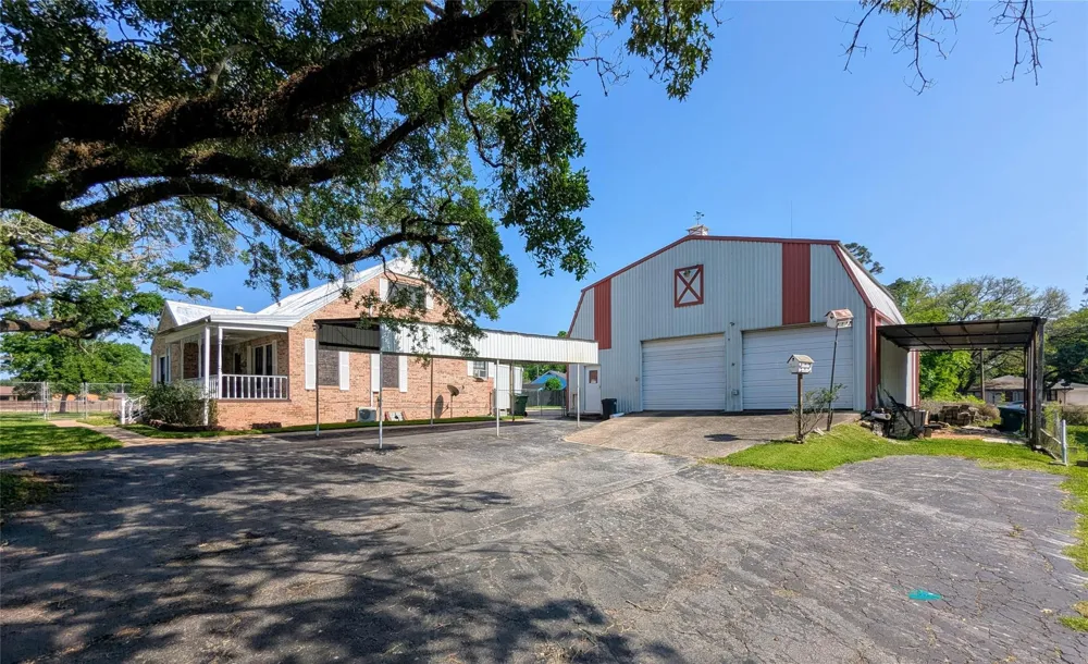 2654 Cos Street Liberty, TX 77575